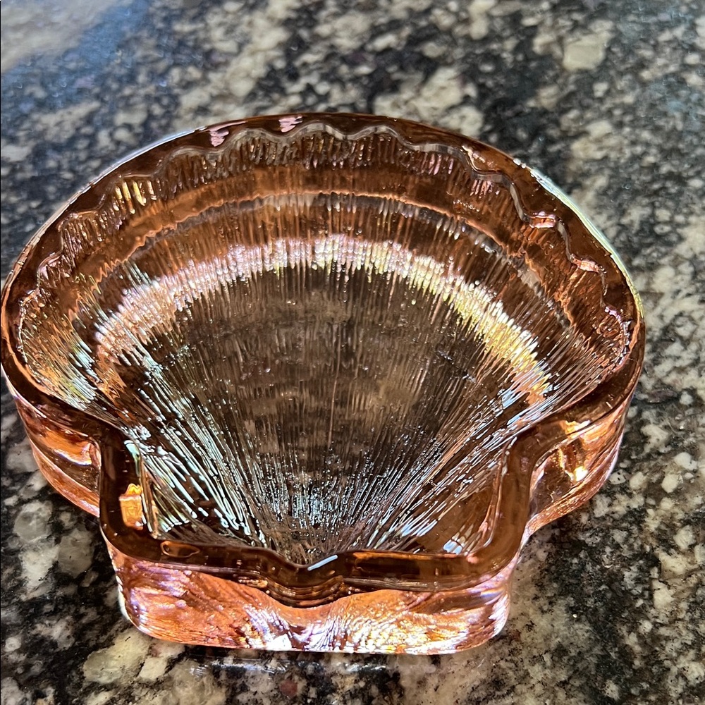Pink Shell-Shaped Glass Trinket/Soap Dish/Small Bowl